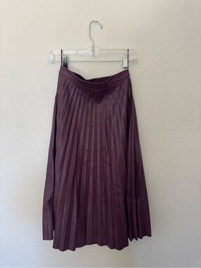 Pleated Pleather Midi Skirt in Plum